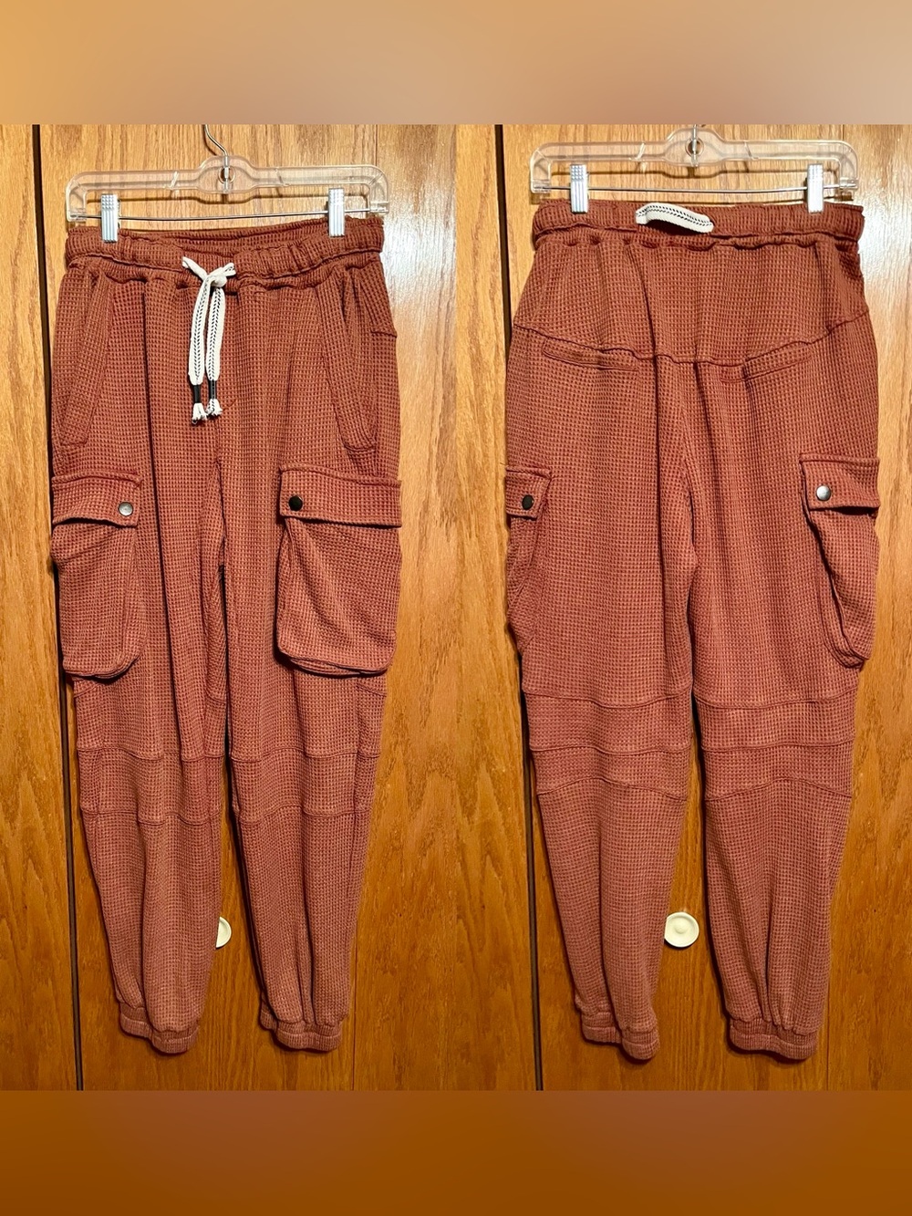 POL Waffle-Knit Cargo Joggers in Rust